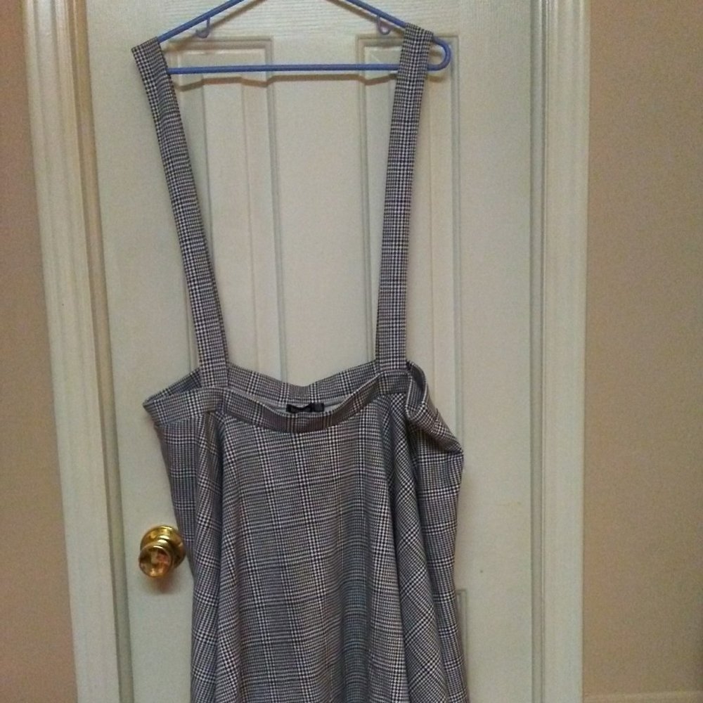 NWT BooHoo Houndstooth Check Pinafore Skirt - Picture 2 of 8